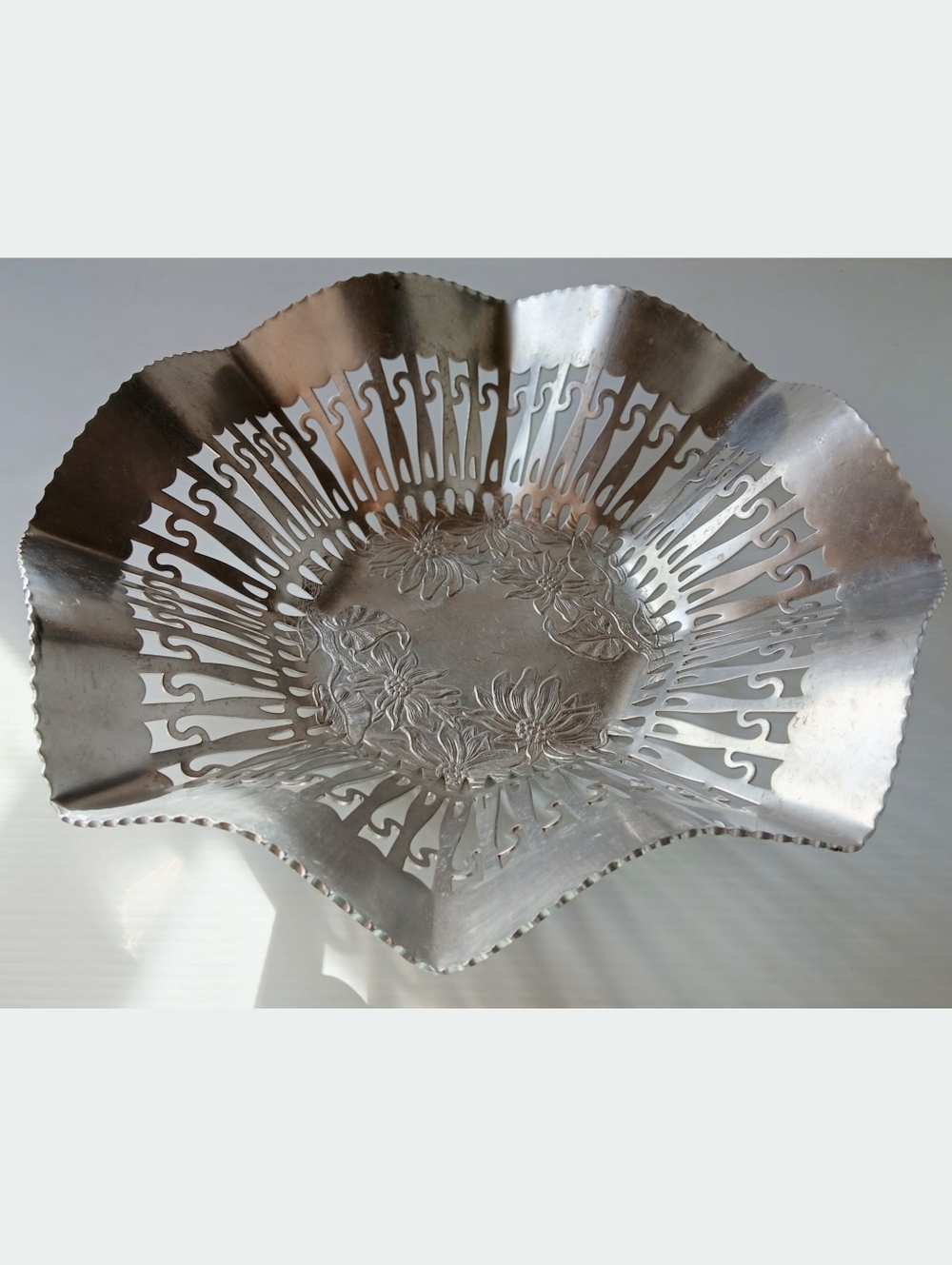 Vintage "Farber & Shlevin Inc" Decorative Silver Metal Bowl